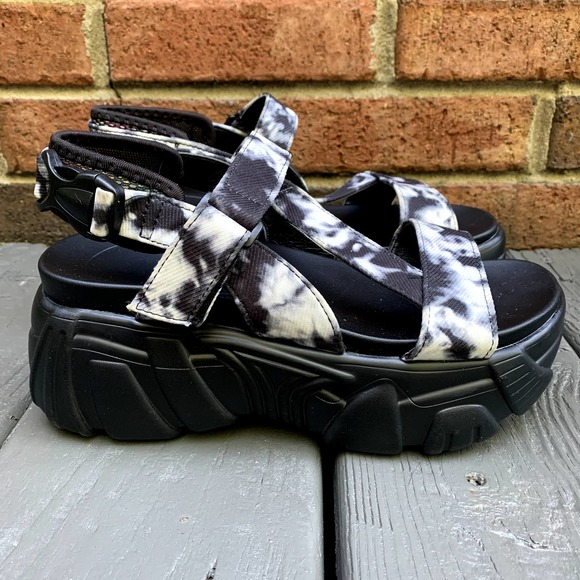 Yoki Platform Sandals Black White Tie Dye Size 39 US 8.5 - Picture 2 of 8